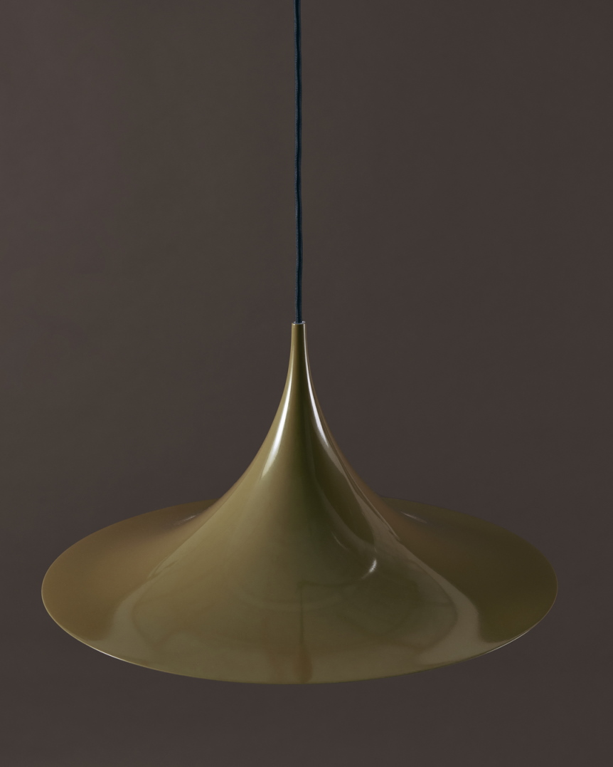 Semi Pendelleuchte von Gubi, Ø 30 cm in fennel seed glossy, moderne Hängeleuchte.