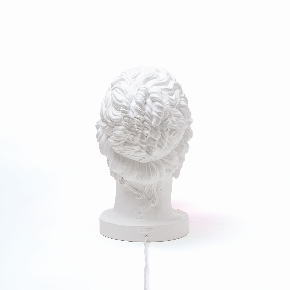 Weiße Grace Lamp Tischleuchte von Seletti in Form eines antiken Kopfes.