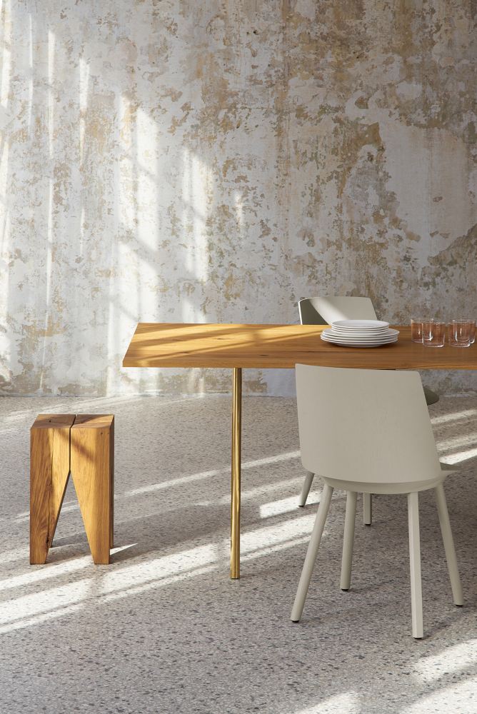 Backenzahn Hocker / Tischchen e15