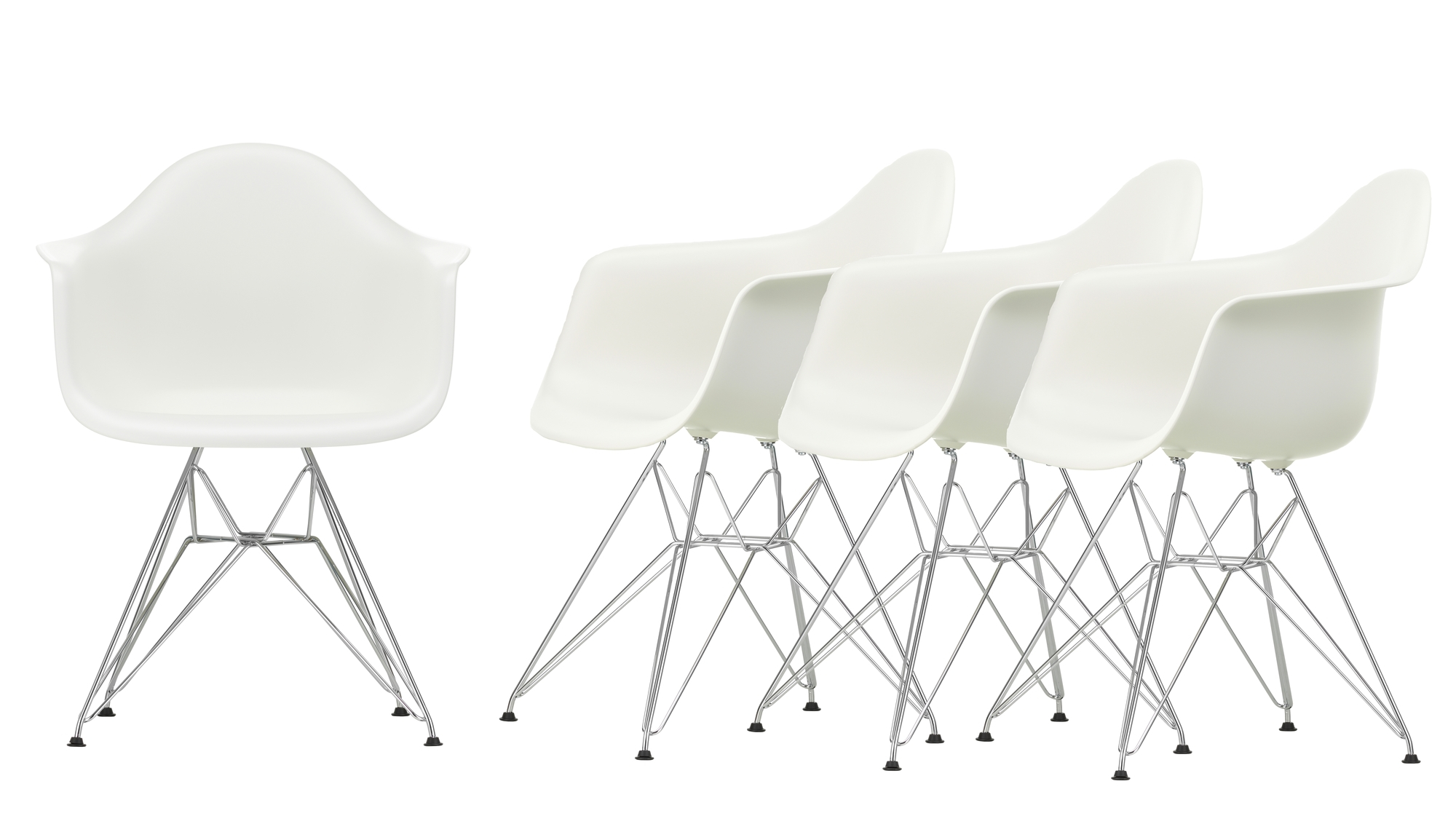 Vitra Eames Plastic Arm Chair DAR Stuhl im 4er Set, weiße Sitzschalen mit Chromgestell.