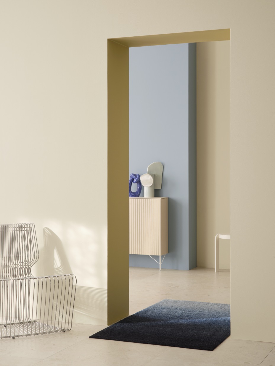 Blaue Dis Fußmatte von Heymat (85x150cm) im Innenbereich, Übergang von Dunkel- zu Hellblau. Indoor/Outdoor Fußmatte.