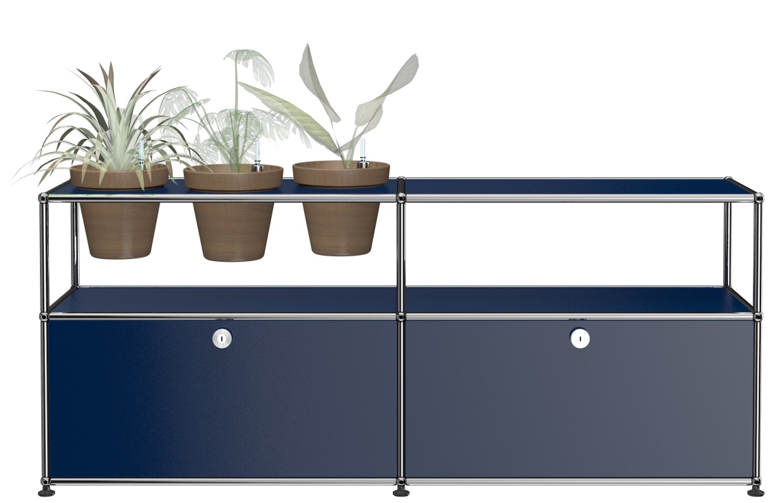 Stahlblaues USM Haller Sideboard mit Pflanzenwelten Konfiguration, modulare Möbel für Wohnen und Büro.