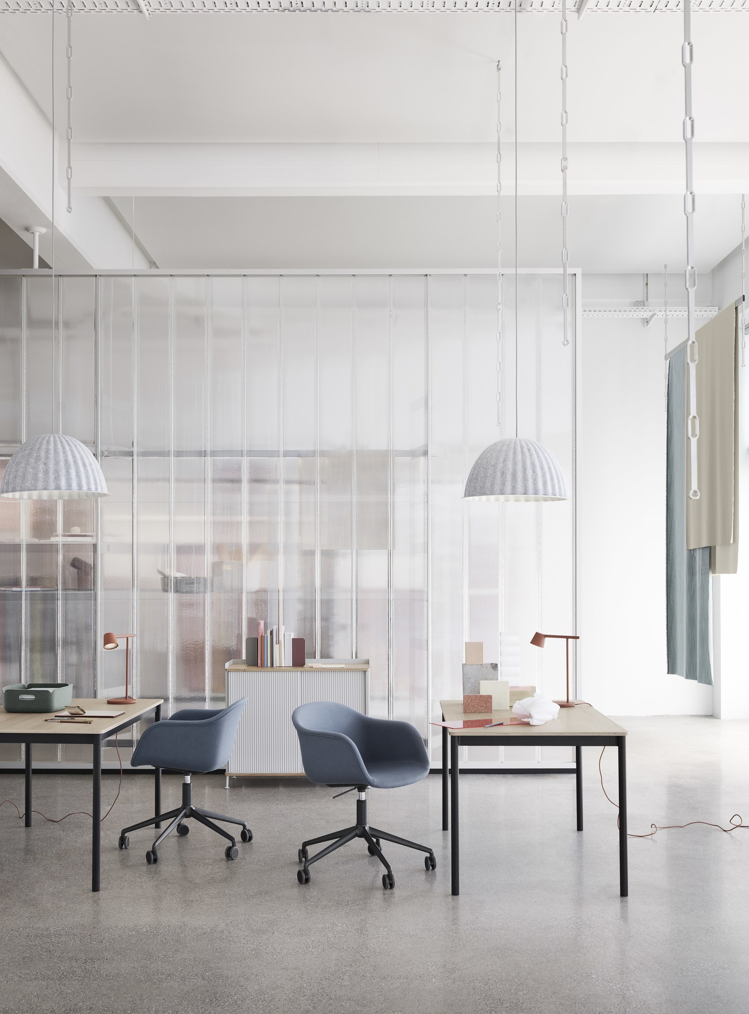 Under The Bell Pendant Lamp 82 Pendelleuchte Muuto