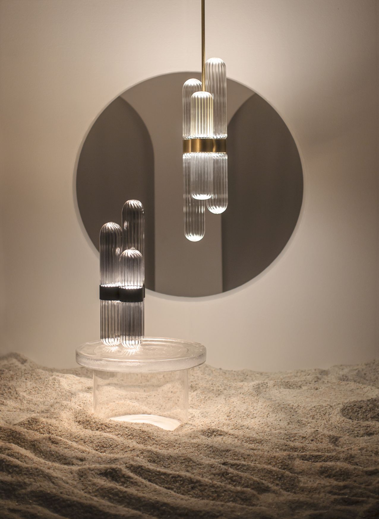 Cactus Stehleuchte small Transparent/schwarz festverbaute LED 1600lm Pulpo