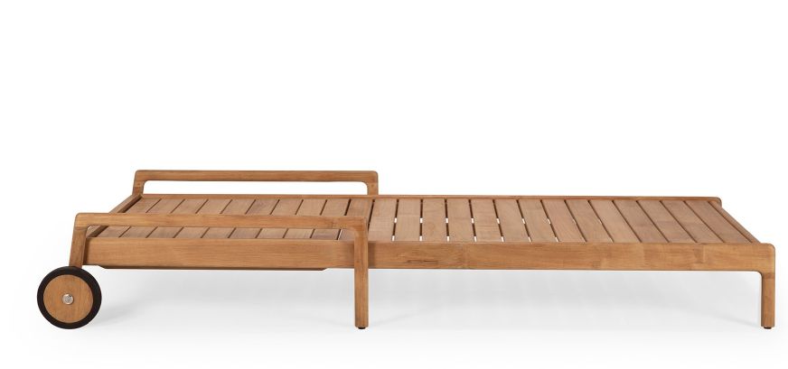 Ethnicraft Jack Outdoor Liege aus Teakholz, verstellbare Sonnenliege mit Rädern für Garten und Terrasse.