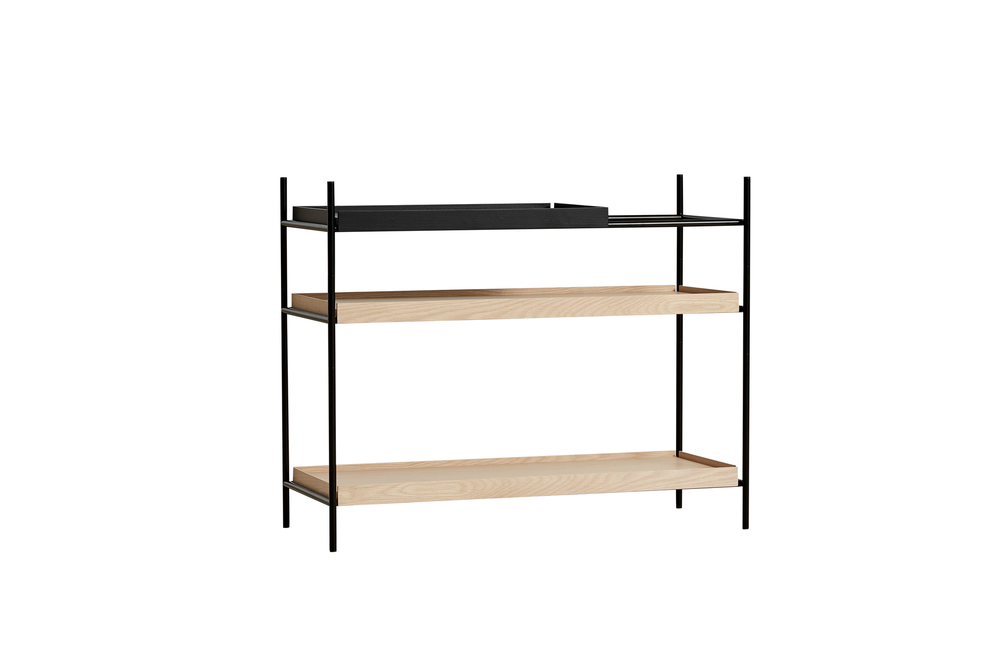 Woud Tray Shelf Low Regal mit zwei Eiche-Ablagen und einem schwarzen Tablett, modernes Möbeldesign.