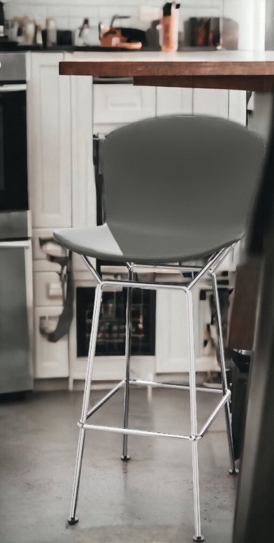 Bertoia Barhocker von Knoll International: Grauer Kunststoff-Sitz auf verchromtem Stahlgestell, Thekenhöhe.