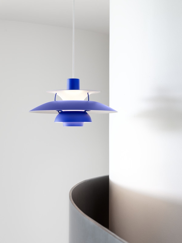 PH 5 Pendelleuchte von Louis Poulsen in Blau, moderne Designlampe für Wohnzimmer und Esszimmer.