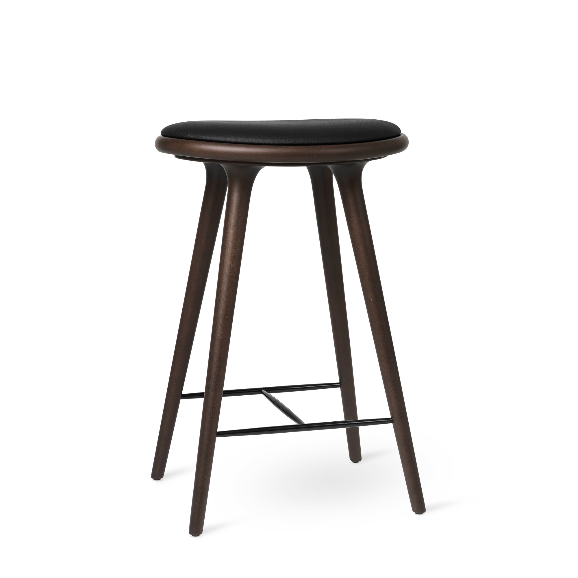 Dunkelbrauner Stool Hocker aus Buche mit schwarzem Sitzpolster für Küche oder Bar.