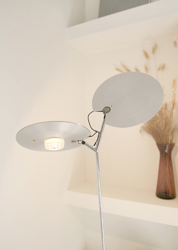 OyO S Stehleuchte Baltensweiler