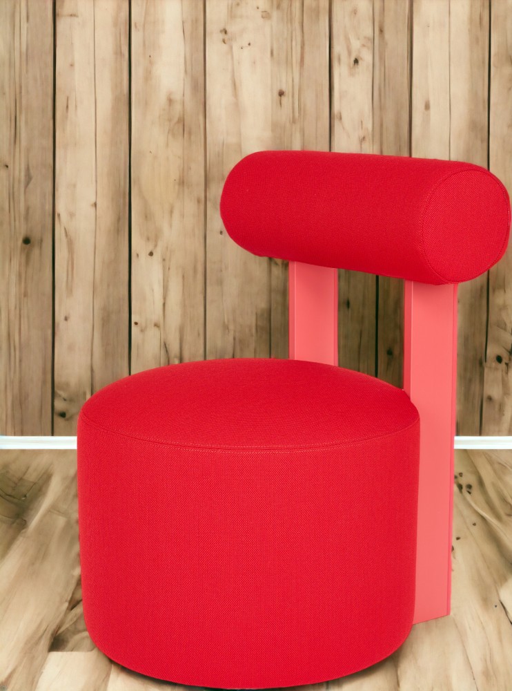 Roter Faye Hocker von Schönbuch mit Rückenlehne, gepolstert und modernem Design.