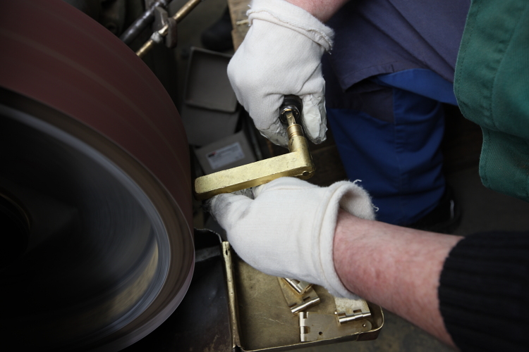 Walter Gropius Türdrücker Tecnolumen Nickel poliert