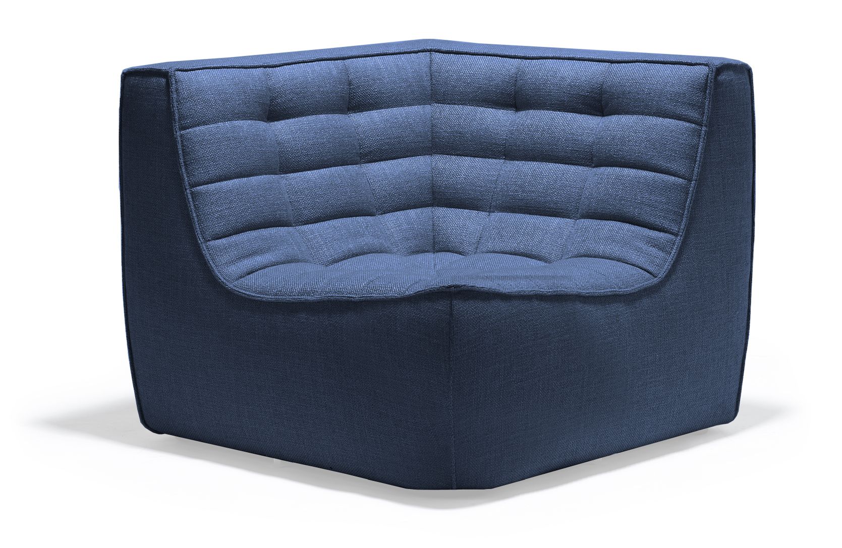 Blaues N701 Sofa Eckelement von Ethnicraft mit gesteppter Rückenlehne und Sitzfläche. Modulares Sofa für Wohnzimmer.