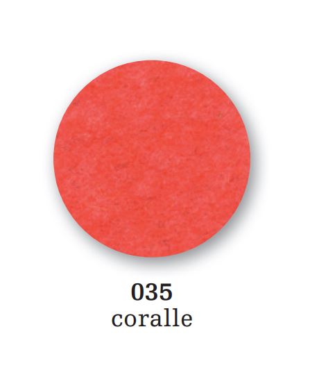 Korallefarbene Sitzauflage aus Filz für den Wishbone Chair, Parkhaus Berlin. Komfort und Design.