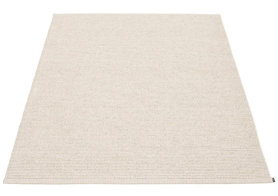 Pappelina Mono Kunststoffteppich in Leinen-Vanille, 230x320 cm, detailreiche Textur, ideal für Innenräume.