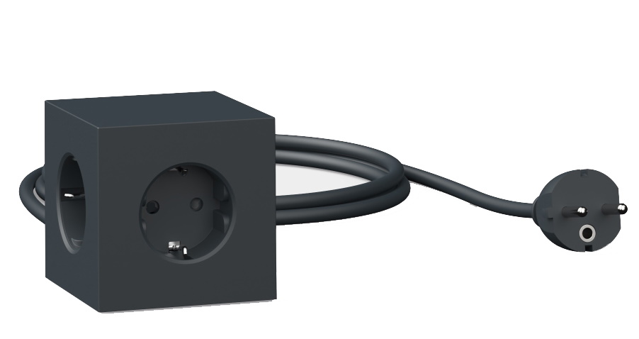 Schwarzer Avolt Square 1 Steckdosenwürfel mit USB-C Anschluss und Stromkabel im modernen Design.