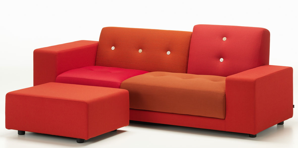 Vitra Polder Compact Sofa in Rot- und Orangetönen mit passendem Hocker, modernes Design.