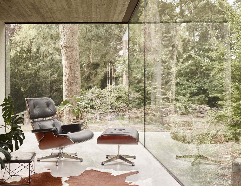 Eames Lounge Chair & Ottoman Sessel Vitra Kirschbaum - Leder Premium F - poliert - Seiten schwarz