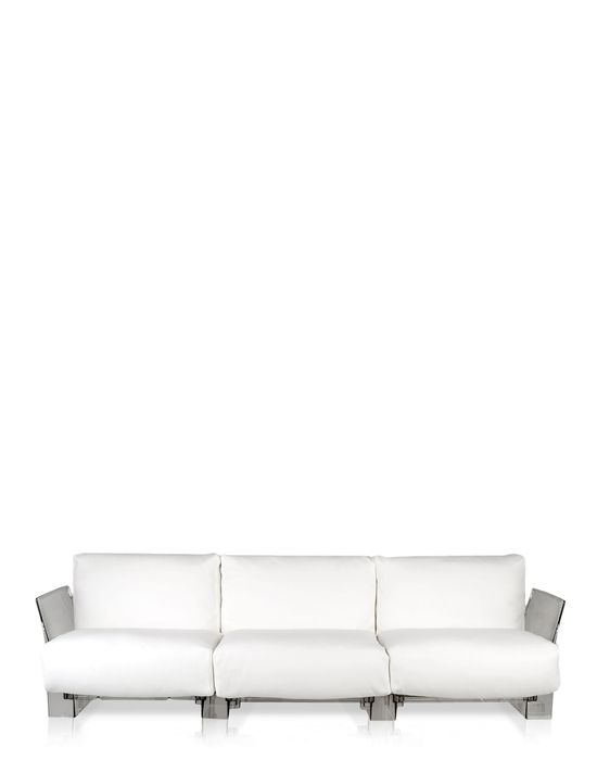 Weißes Kartell Pop Sofa für den Außenbereich mit transparenten Armlehnen und minimalistischem Design.