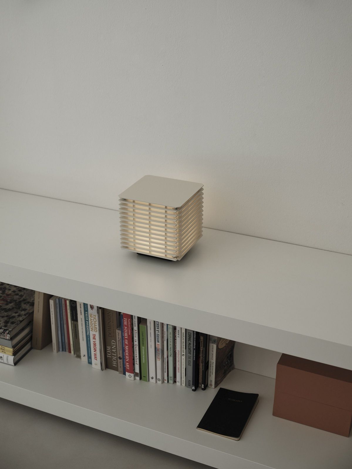 Shiro 17 Interior Table lamp Tischleuchte Santa & Cole