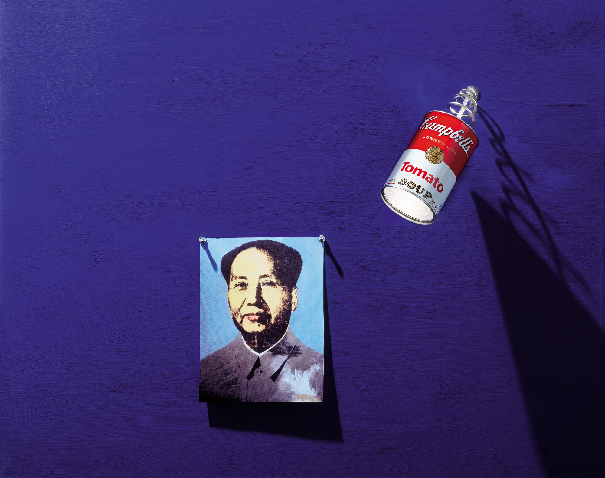 Nahaufnahme der Canned Light LED Lampe von Ingo Maurer, Deko-Leuchte, Wandleuchte, Designlampe.