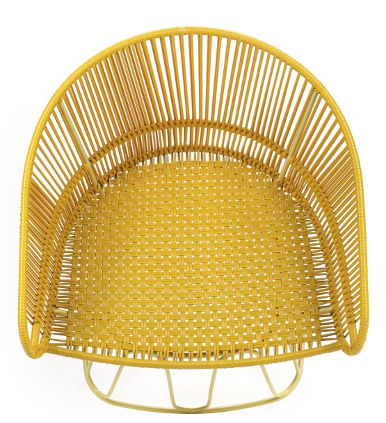 Ansicht von oben: Honiggelber Circo Lounge Chair, Outdoor Sessel aus Rattan.