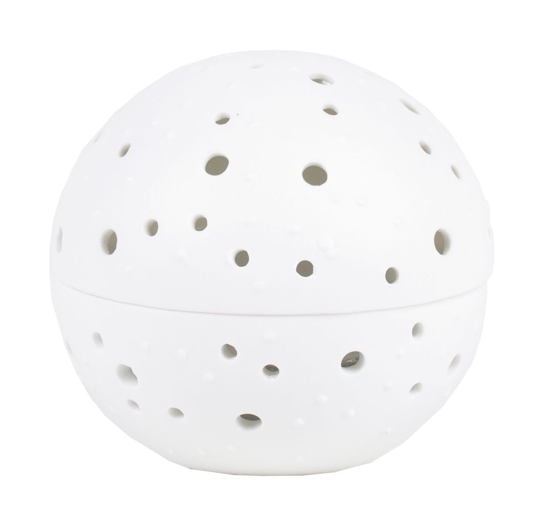 Weiße Living Wunderkugel mit Punktmuster und kleinen Löchern, dekorative Kugel für Innenräume.