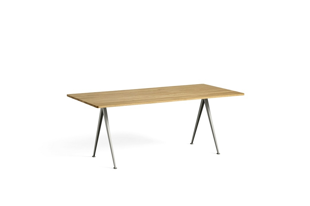 Pyramid Table 02 Esstisch Hay