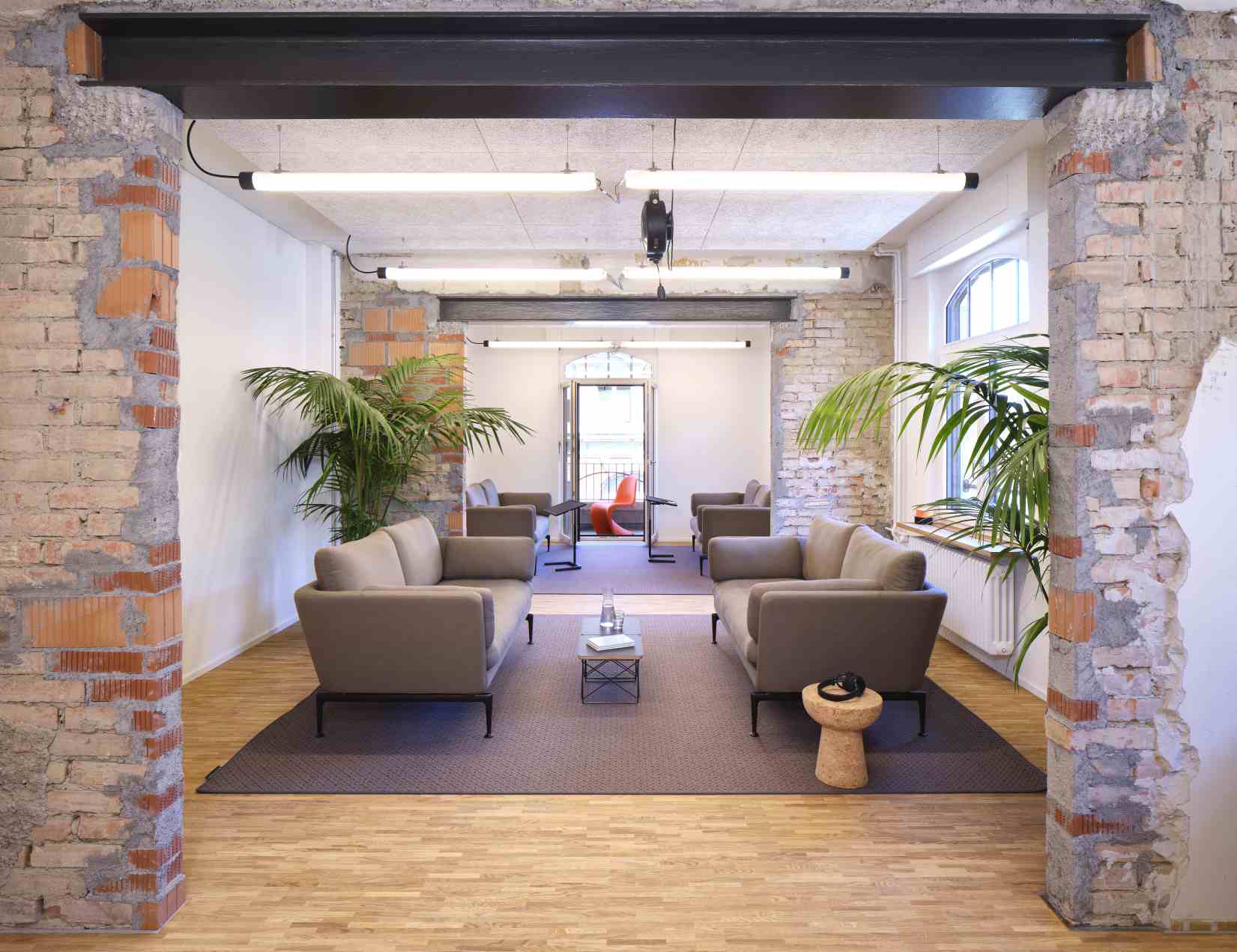 Occasional Table LTR Beistelltisch Eiche dunkel Vitra 