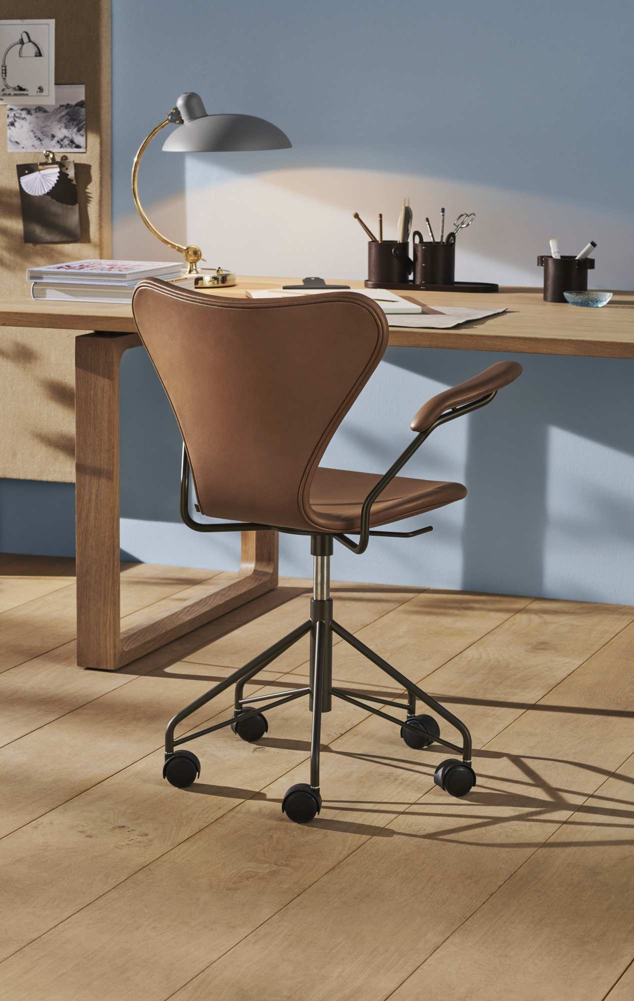 6631 T Luxus Tischleuchte KAISER idell Fritz Hansen Easy grey