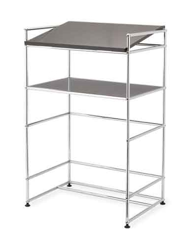 USM Haller Stehpult mit Chromgestell und grauer Tischplatte, modernes Design für ergonomisches Arbeiten im Büro.