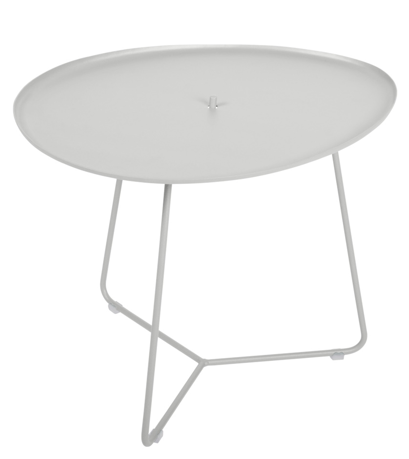 Kleiner, runder Outdoor-Tisch "Cocotte" von Fermob in Gewittergrau. Moderner Beistelltisch für Garten, Balkon und Terrasse.