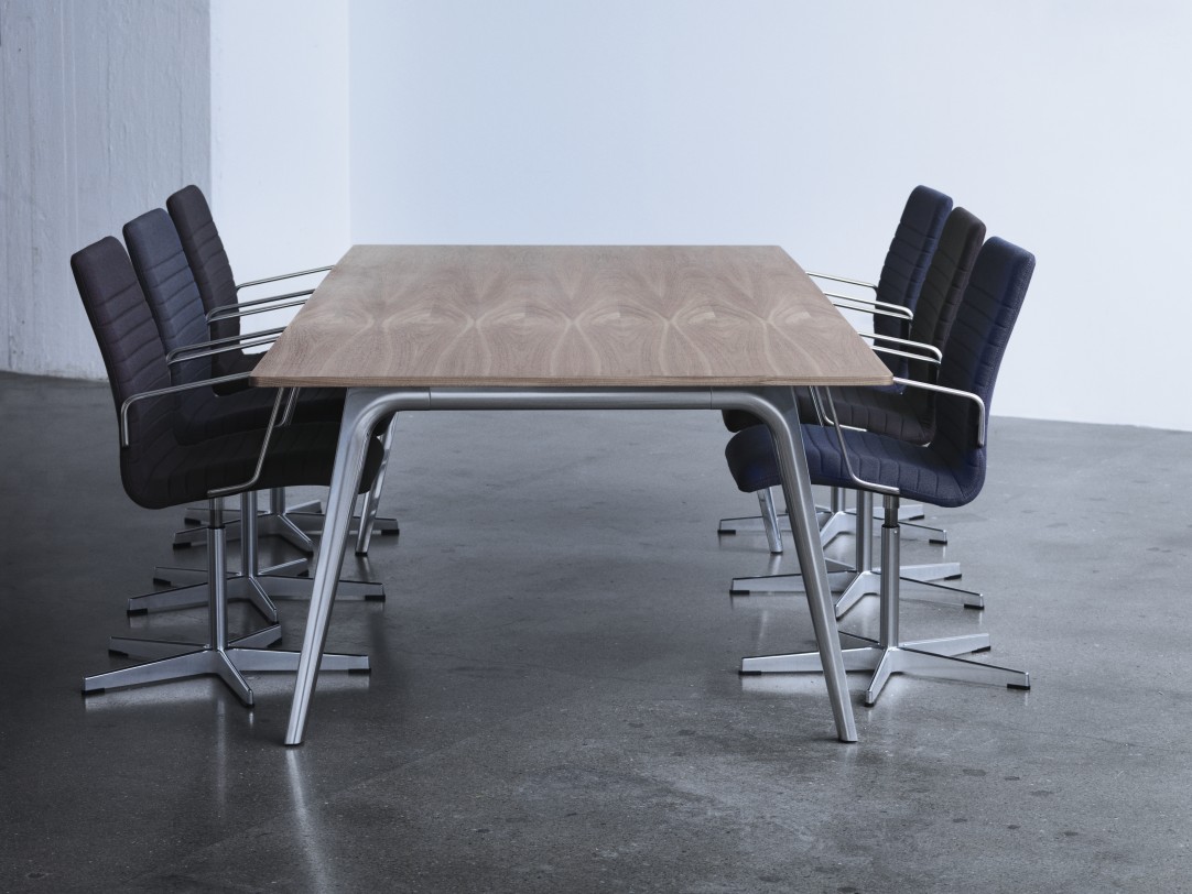 Pluralis Tisch Fritz Hansen