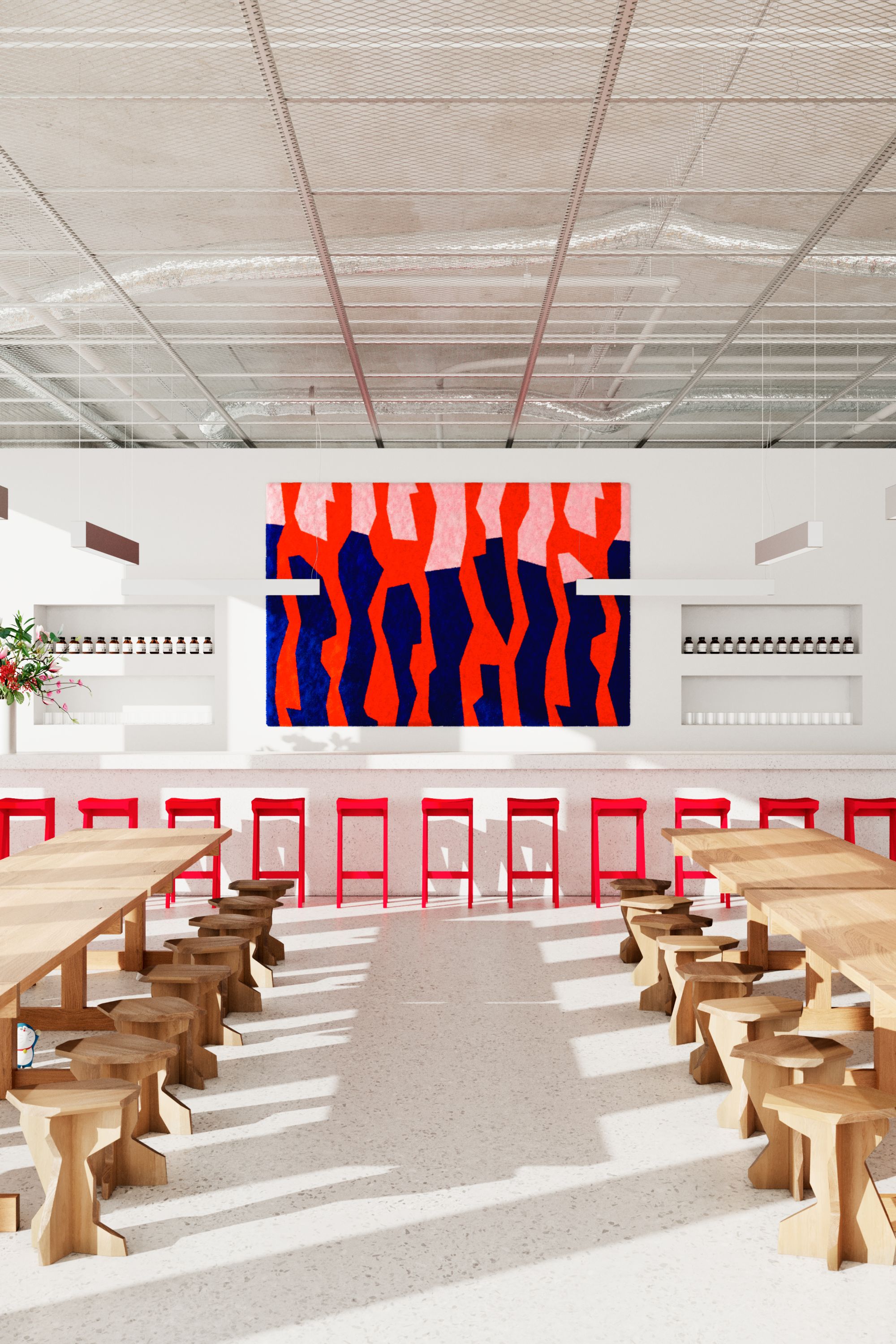 Innenaufnahme mit Tischen und FELS Hocker Esche Out aus hellem Holz in einem Restaurant.