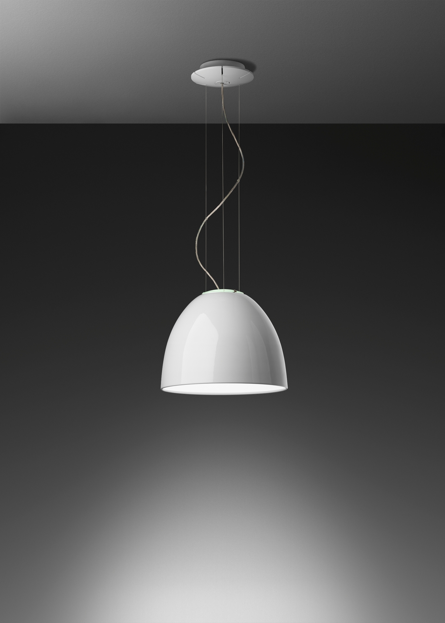 Weiße Artemide Nur Mini Pendelleuchte mit Zubehör für Farbfilter, modernes Design für Wohnraumbeleuchtung.