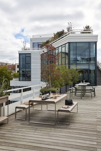 Bolder 3-Sitzer-Tisch mit Sitzflächen Outdoor Fermob MÄNGELEXEMPLAR