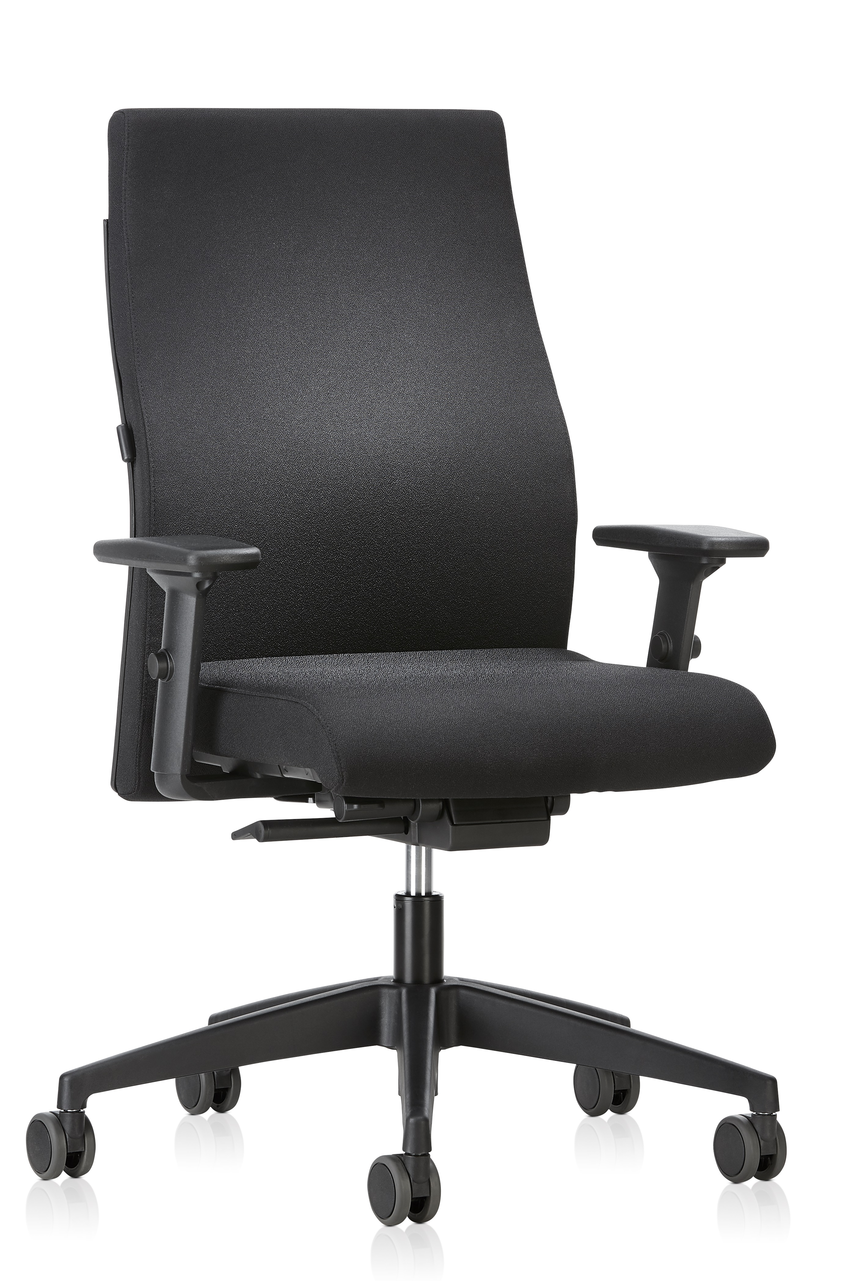 Schwarzer Famos Drehstuhl von Interstuhl, ergonomischer Bürostuhl mit Armlehnen und Rollen.