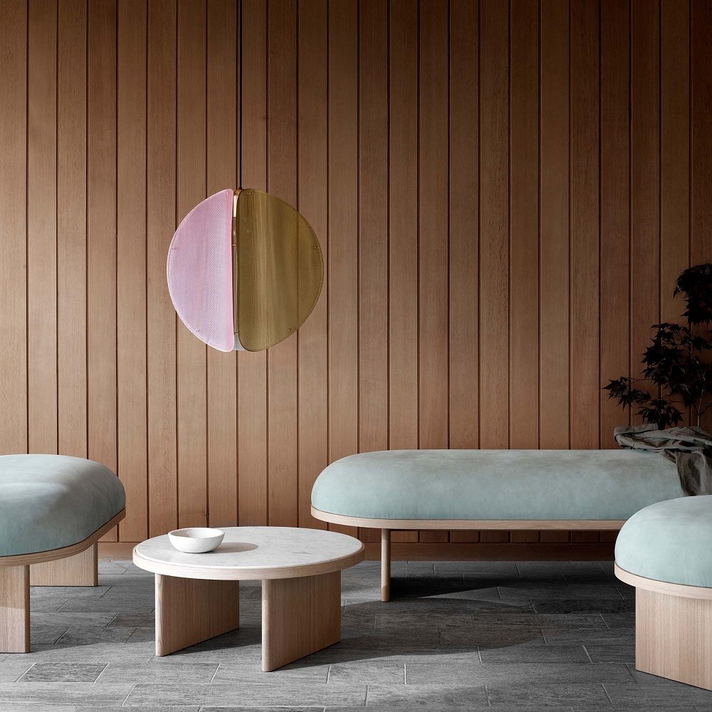 Proxima Pendelleuchte von Please Wait to be Seated: Runde Hängelampe in Rosa und Gold.