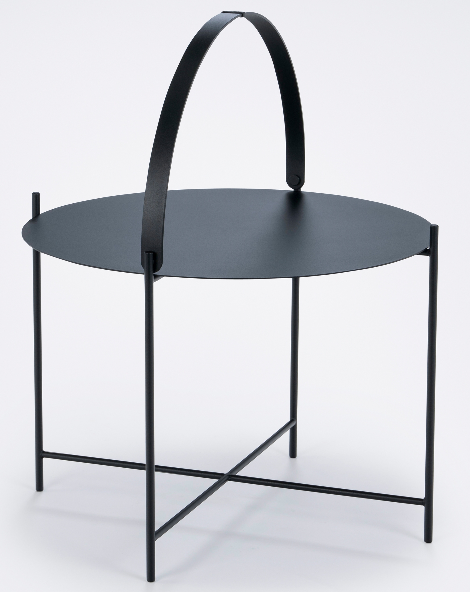Schwarzer Houe Edge Tray Table Beistelltisch mit rundem Tablett und Tragegriff aus Metall.