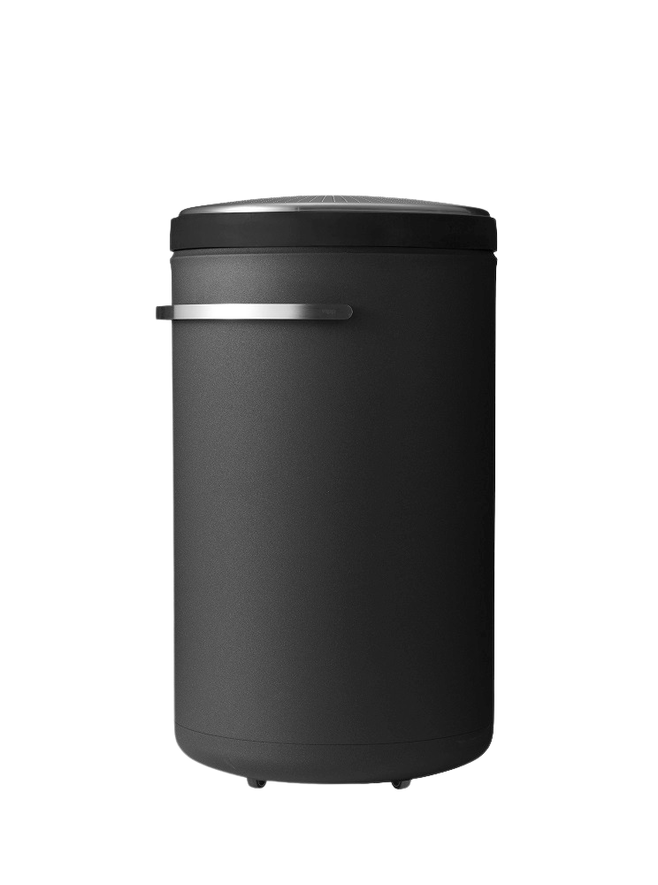 Schwarzer Vipp Wäschekorb aus Stahl mit Edelstahldetails und praktischem Tragegriff für das Badezimmer.