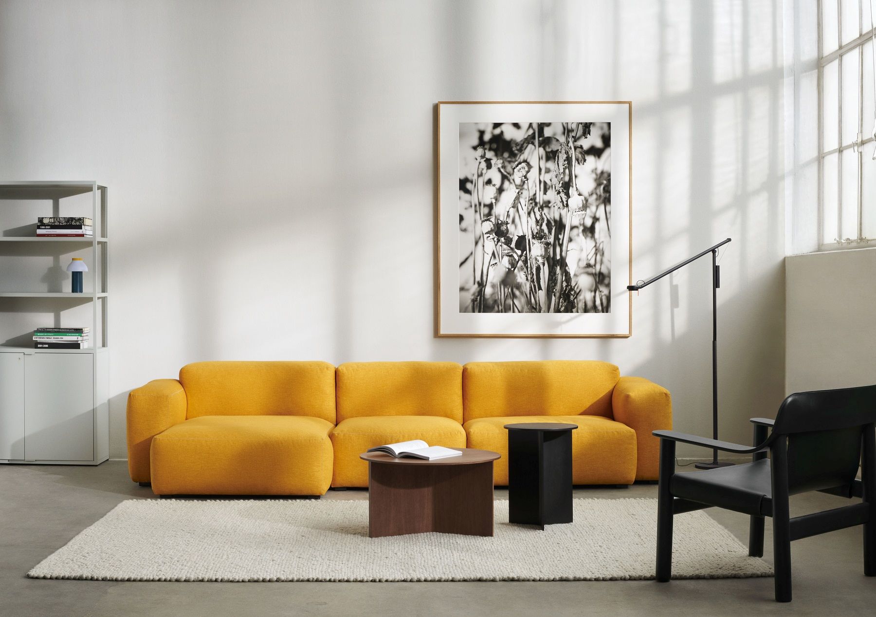 Slit Table Wood Round XL Beistelltisch / Couchtisch Hay