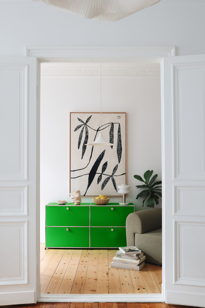 USM Haller Sideboard E2 mit 4 Klapptüren – reinorange
