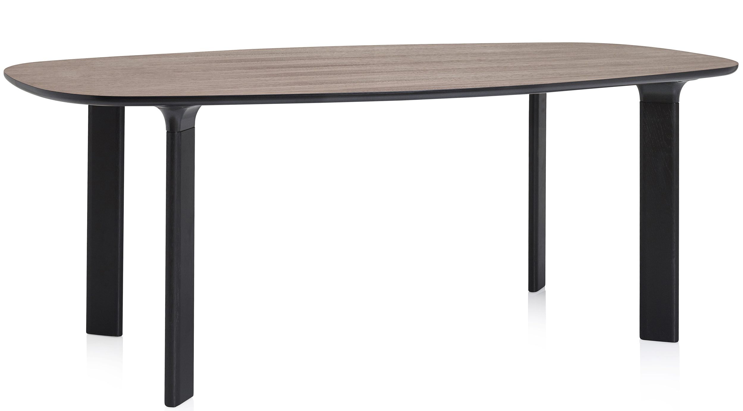 Analog Tisch von Fritz Hansen mit ovaler Tischplatte und schwarzen Beinen.