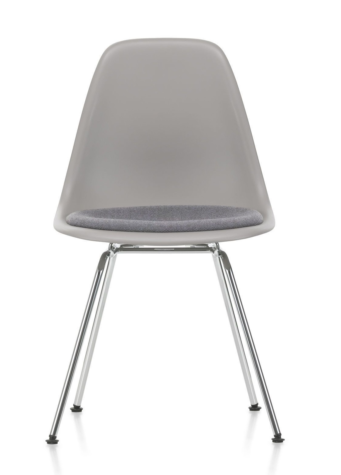 Grauer Eames Stuhl mit Sitzpolster und Chromgestell von Vitra. Designklassiker für Wohnen und Büro.