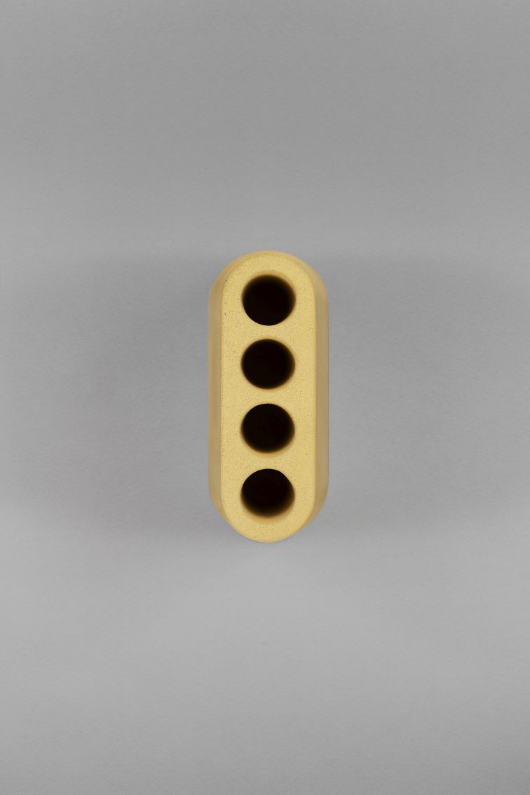 Aki Jr Stifthalter aus Zement B-Line