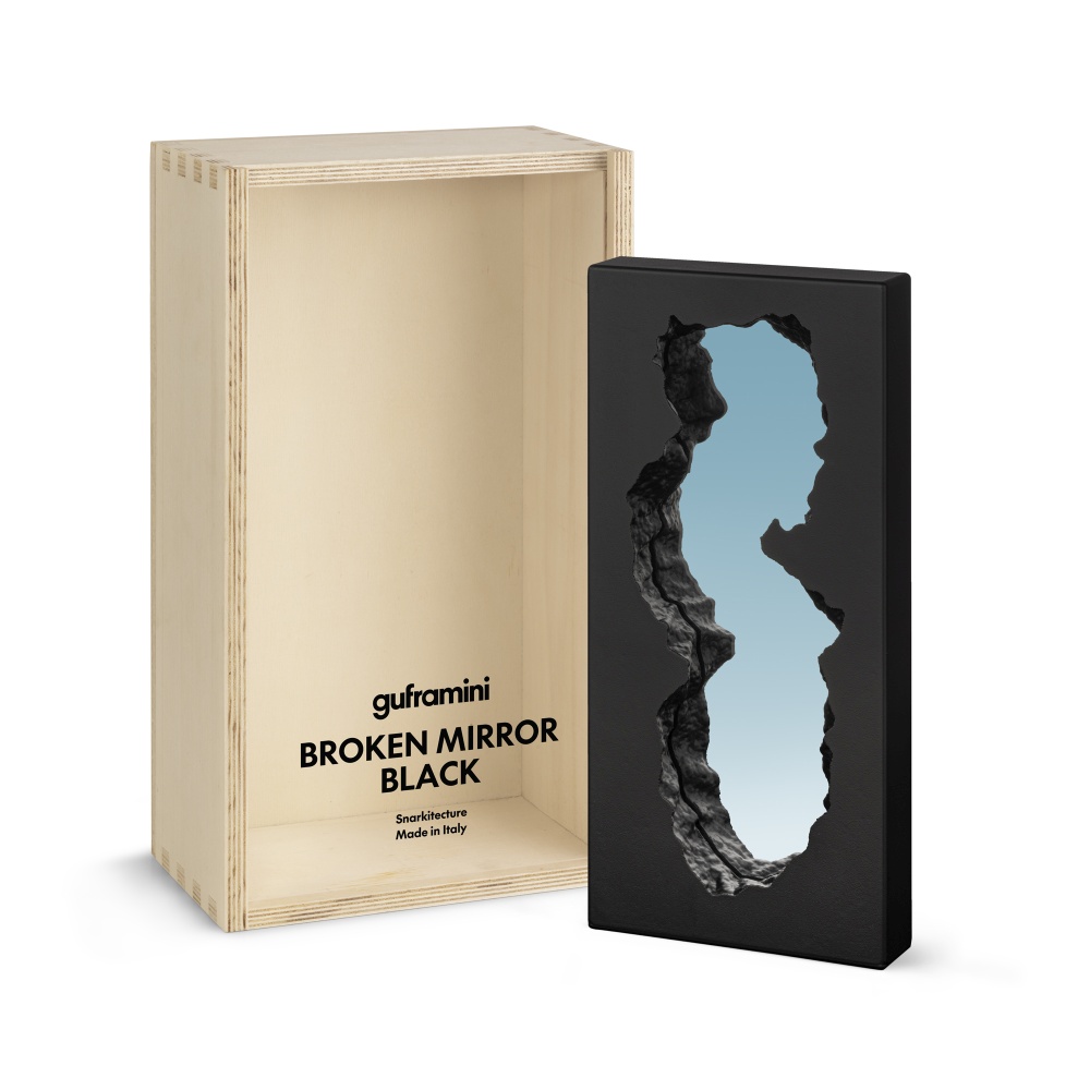 Guframini Broken Mirror: Schwarzer Miniatur Spiegel mit "Bruch" und Holzkiste, Designobjekt für moderne Einrichtung.