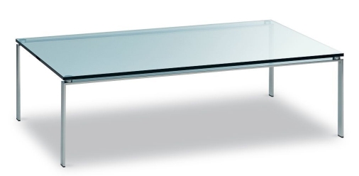 FOSTER Tisch von Walter Knoll mit Glasplatte und filigranem, silberfarbenem Metallgestell.