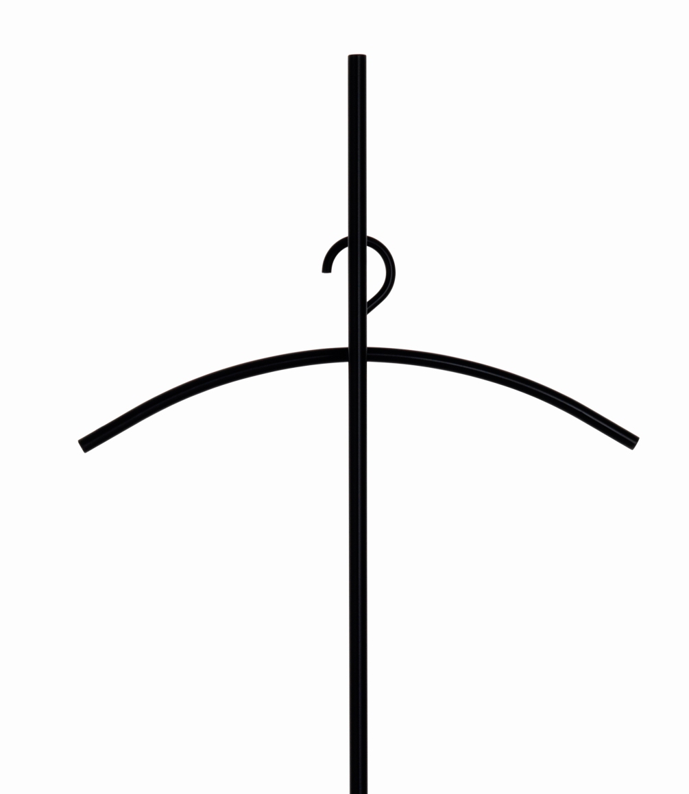 Schwarze Sketch Wandgarderobe von Schönbuch: Minimalistische Garderobe mit Haken und Kleiderbügelstange für Flur und Diele.