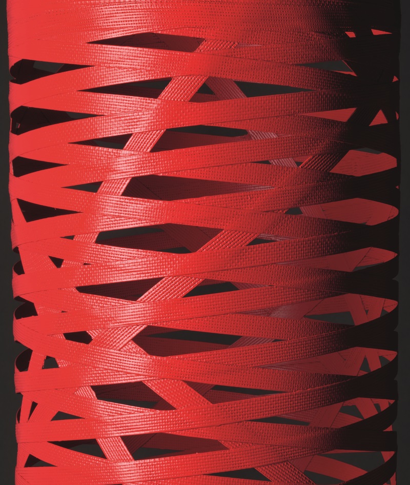 Detailaufnahme der roten Tress Grande LED Stehleuchte von Foscarini mit geflochtenem Design.