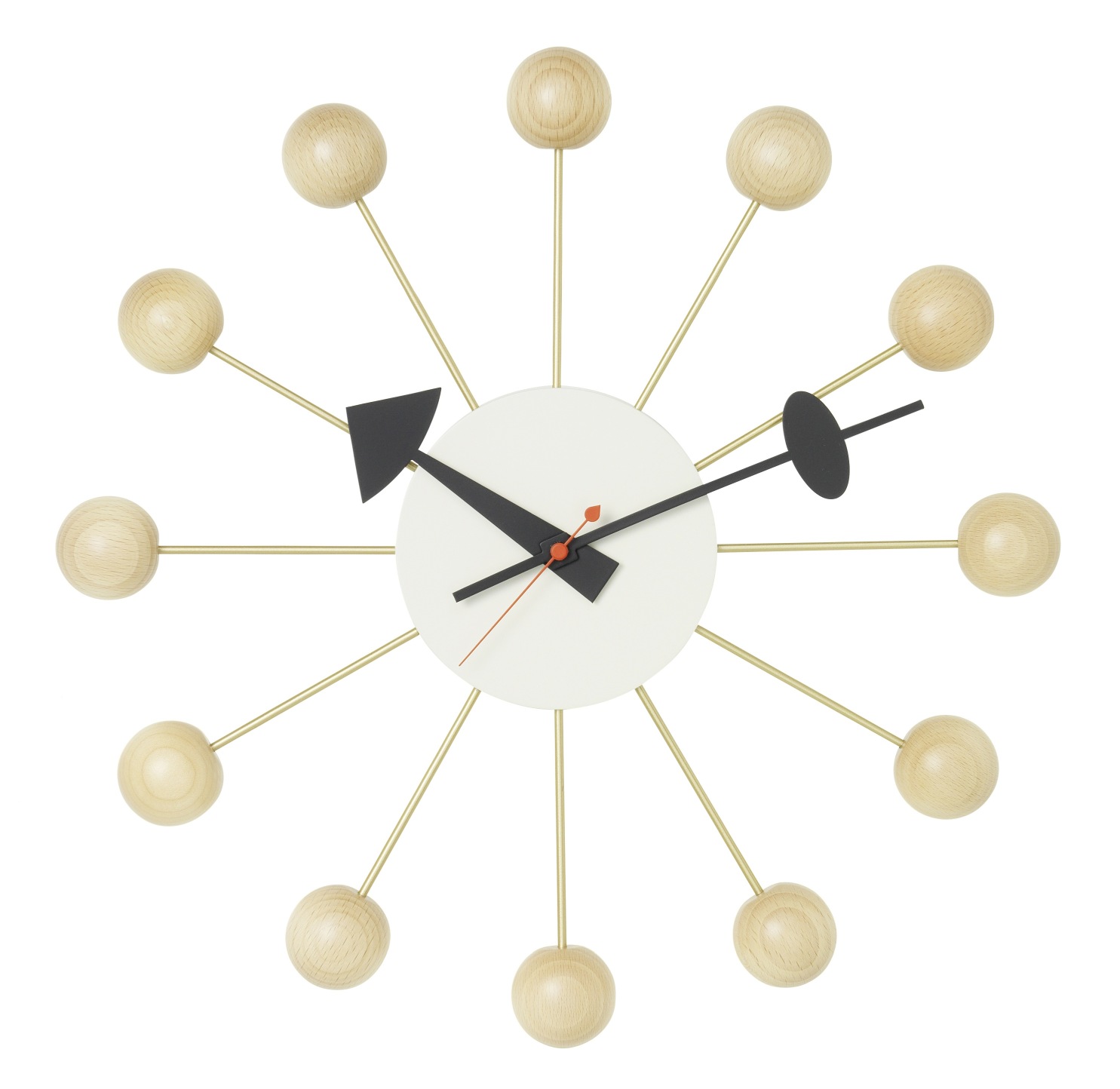 Vitra Ball Clock Wanduhr aus Buchenholz, naturfarbene Kugeln und Zeiger auf weißem Zifferblatt.